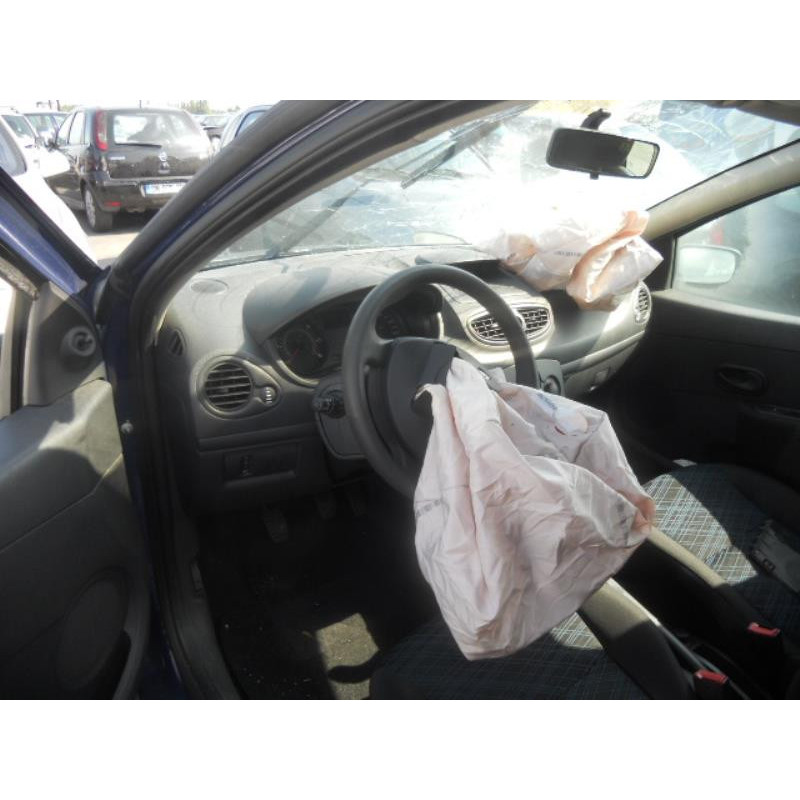 Bouton de warning RENAULT CLIO 3 Photo n°8