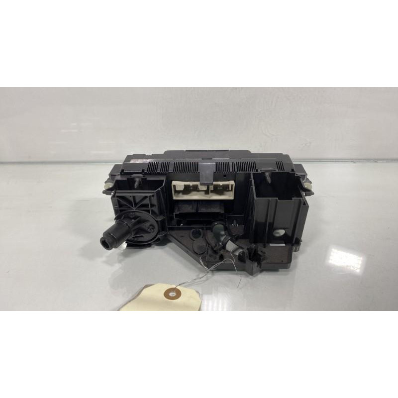 Commande chauffage VOLKSWAGEN GOLF 5 Photo n°2