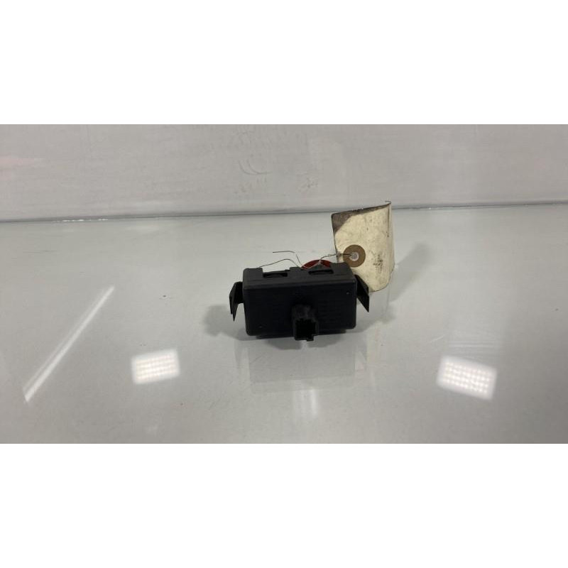 Bouton de warning RENAULT CLIO 3 Photo n°3