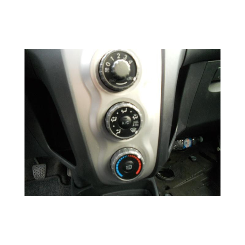 Commande chauffage TOYOTA YARIS 2 Photo n°11