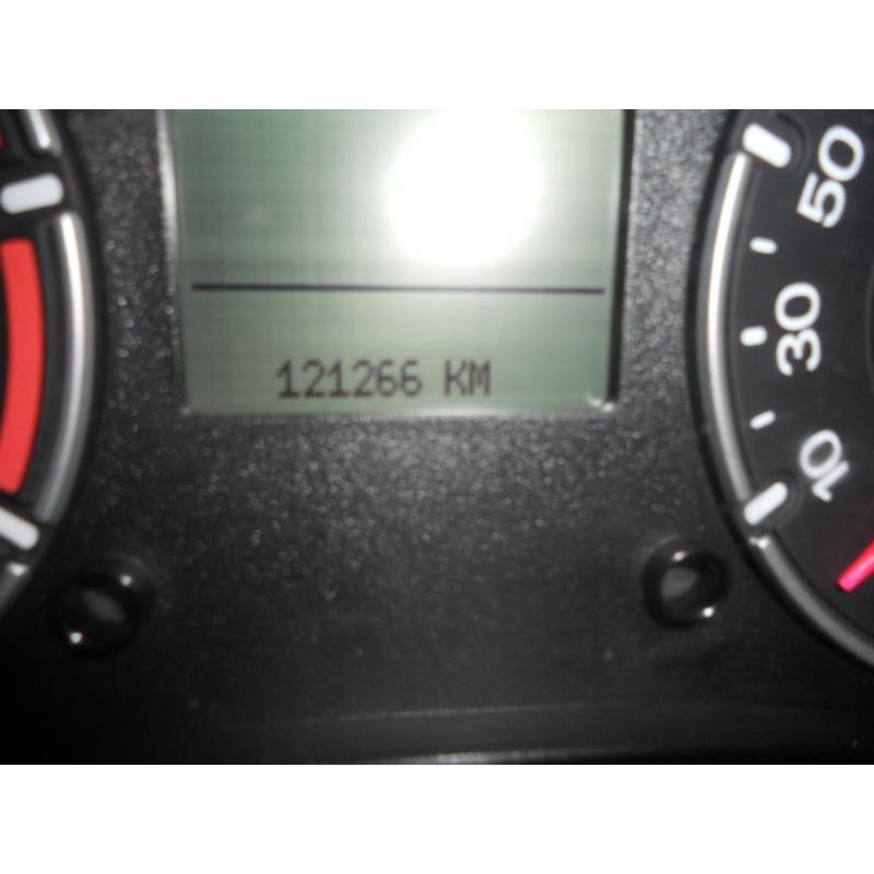 Bouton de warning FORD FIESTA 5 Photo n°12