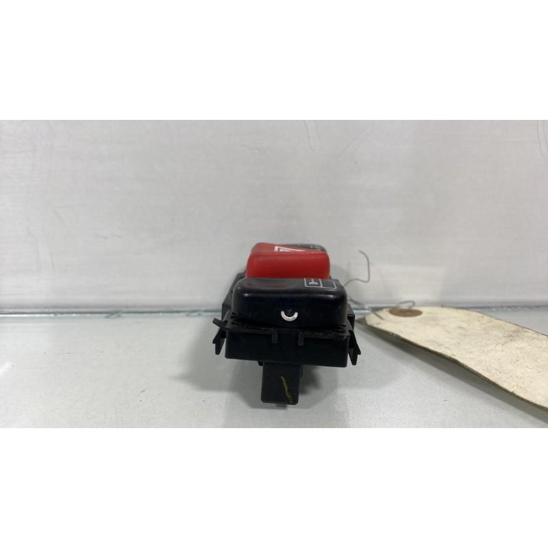 Bouton de warning MERCEDES CLASSE E 210 Photo n°3