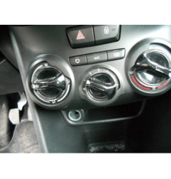 Poignee interieur arriere gauche PEUGEOT 208 1