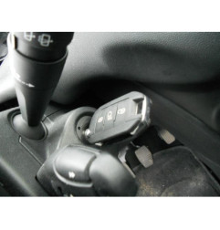 Poignee interieur arriere gauche PEUGEOT 208 1