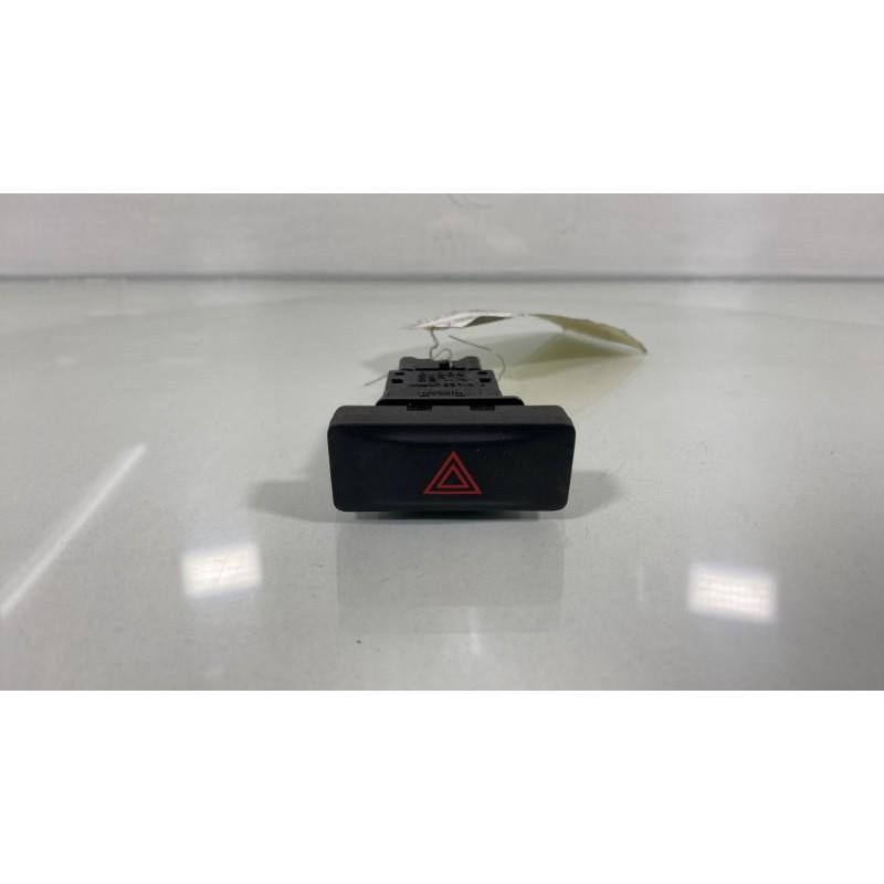 Bouton de warning NISSAN X-TRAIL 2 Photo n°1