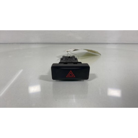 Bouton de warning NISSAN X-TRAIL 2 Photo n°1