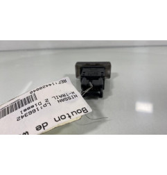 Bouton de warning NISSAN X-TRAIL 2