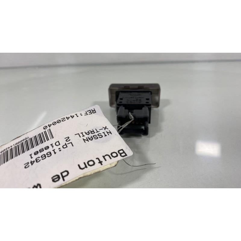 Bouton de warning NISSAN X-TRAIL 2 Photo n°3