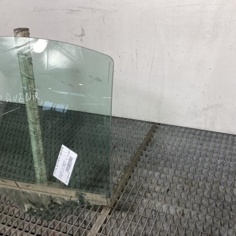 Vitre arriere gauche MERCEDES CLASSE E 211 Photo n°4