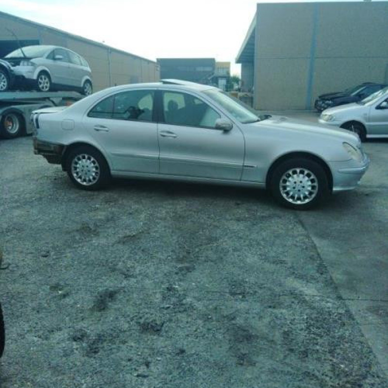 Vitre arriere gauche MERCEDES CLASSE E 211 Photo n°7