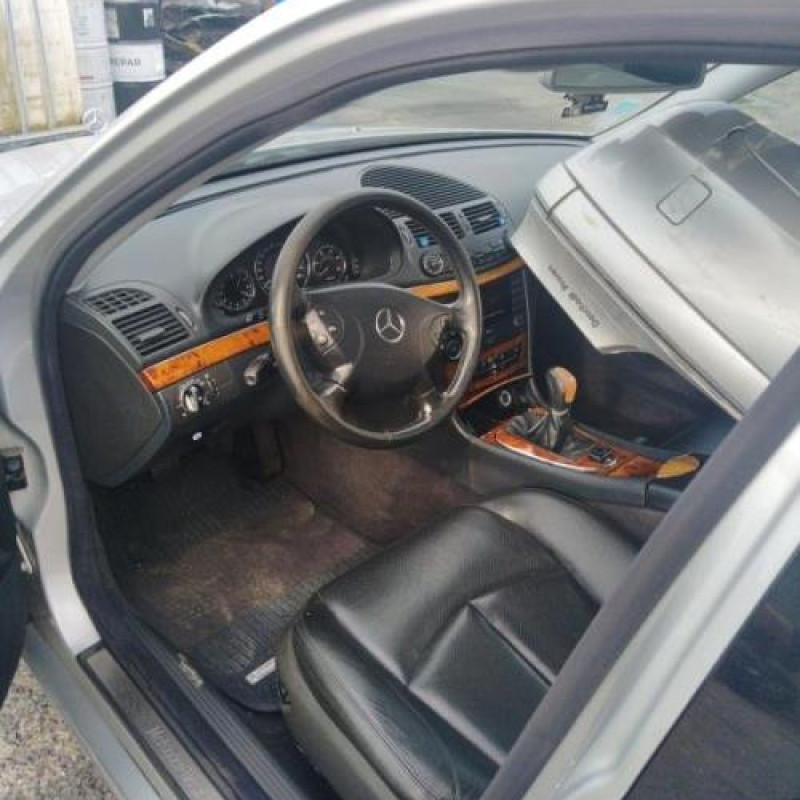 Vitre arriere gauche MERCEDES CLASSE E 211 Photo n°10