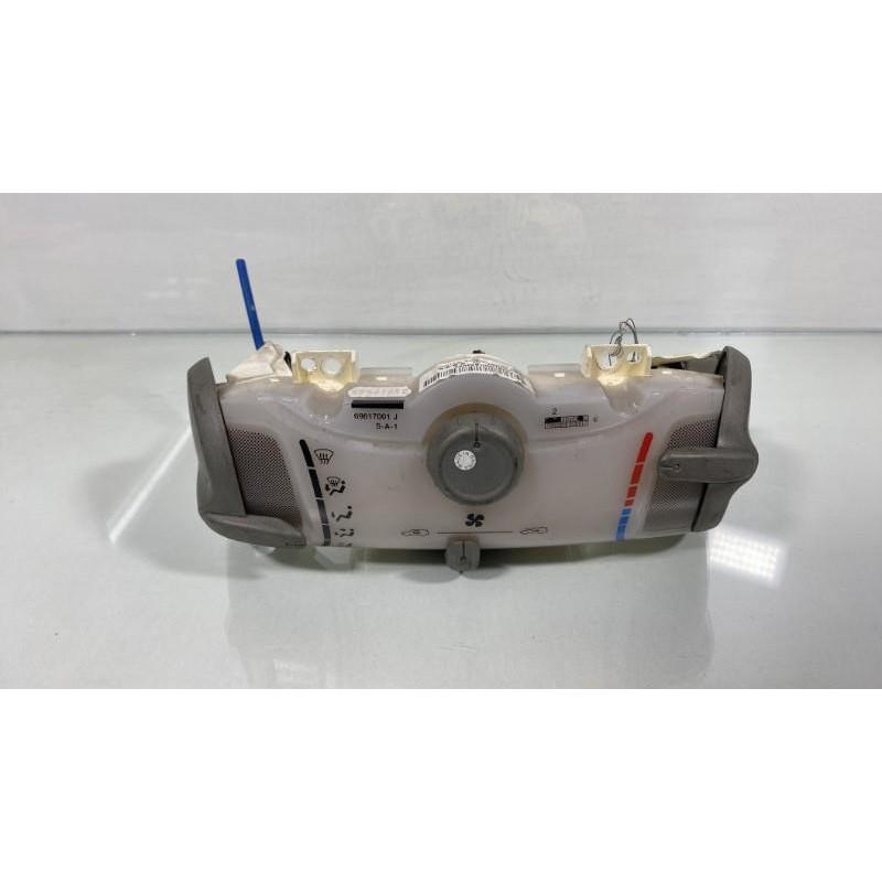 Commande chauffage TOYOTA AYGO 1 Photo n°1