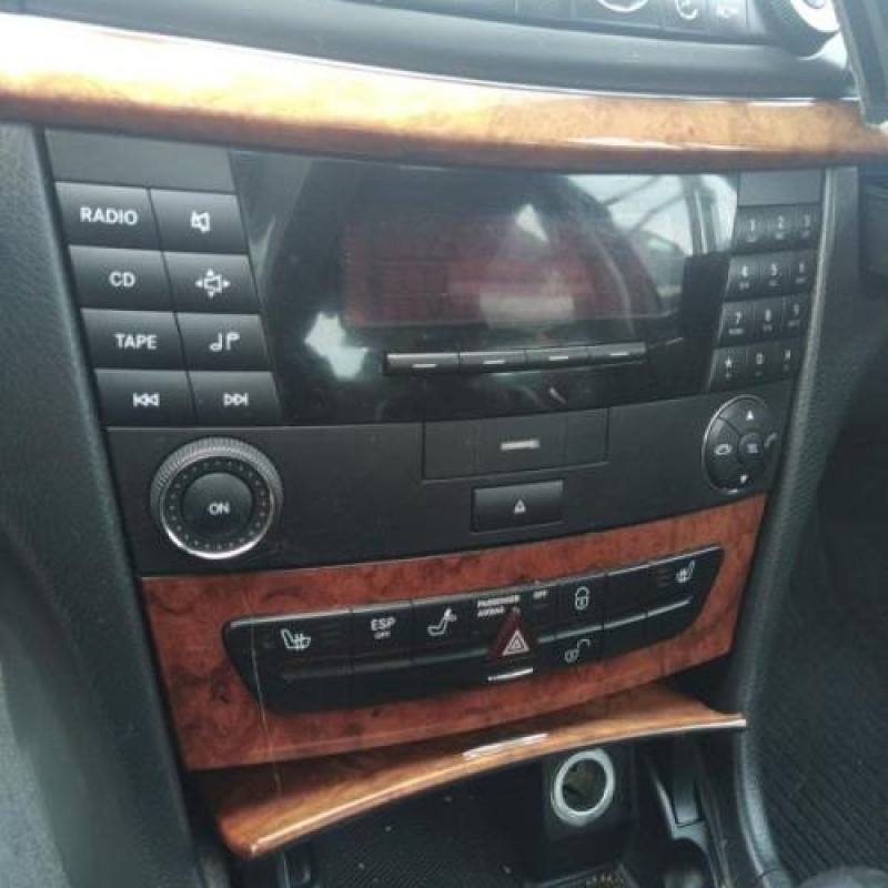 Vitre arriere gauche MERCEDES CLASSE E 211 Photo n°13