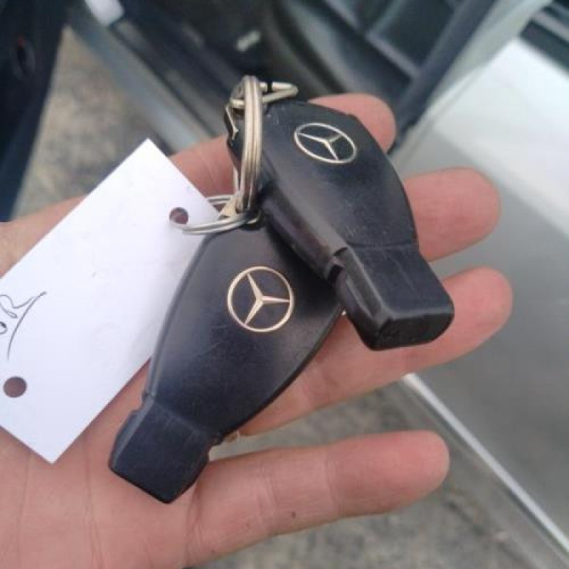 Vitre arriere gauche MERCEDES CLASSE E 211 Photo n°15