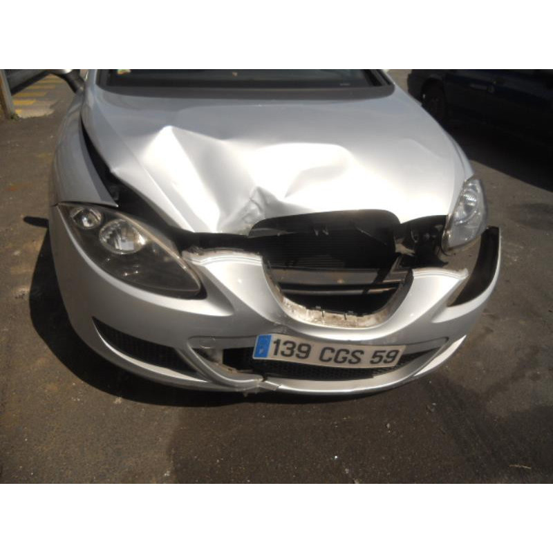 Vitre avant gauche SEAT LEON 2 Photo n°2