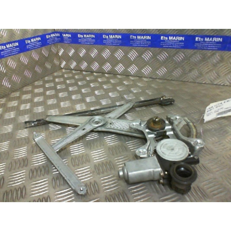 Leve vitre electrique avant droit TOYOTA YARIS 1 Photo n°1