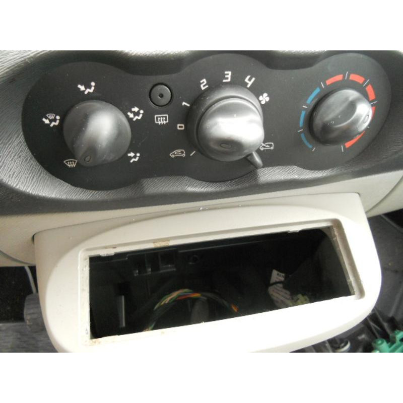 Arret de porte avant droit RENAULT TWINGO 2 Photo n°11