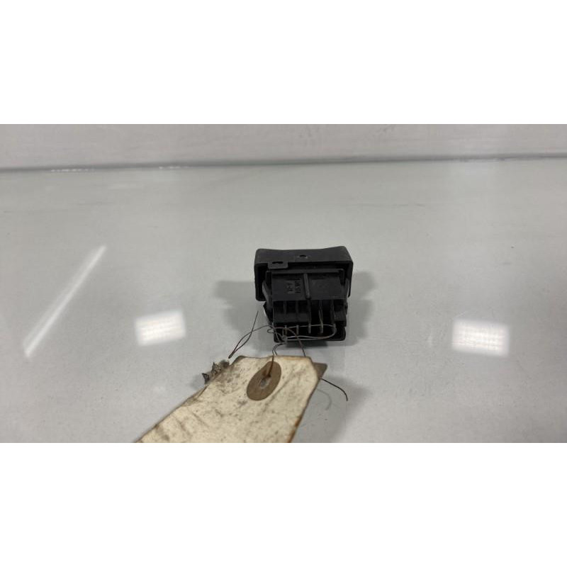 Commande degivrage lunette arriere RENAULT R19 Photo n°3