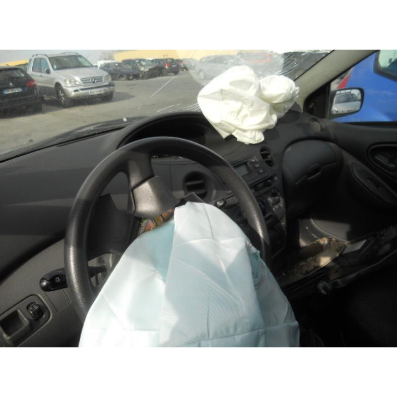 Trappe d'essence TOYOTA YARIS 1 Photo n°9