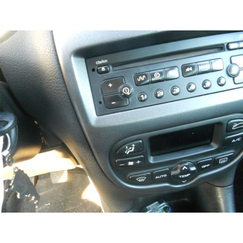 Bouton de warning PEUGEOT 206 Photo n°11