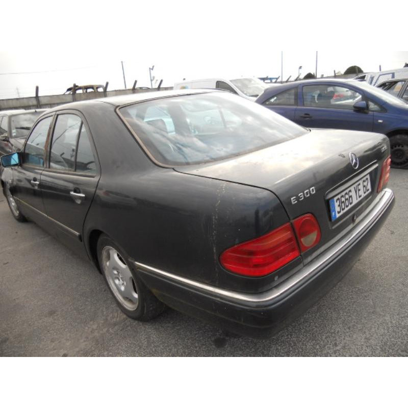 Bouton de warning MERCEDES CLASSE E 210 Photo n°7