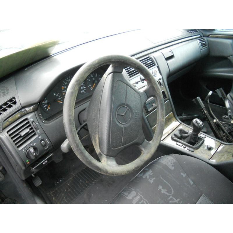 Bouton de warning MERCEDES CLASSE E 210 Photo n°8