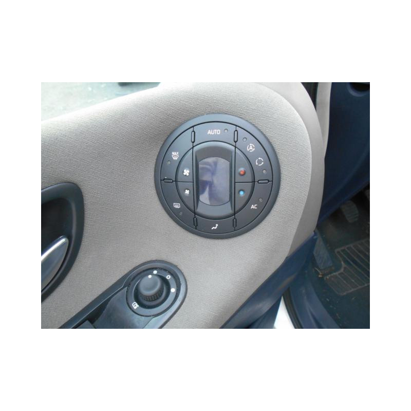 Anti brouillard arriere gauche RENAULT GRAND ESPACE 4 Photo n°12