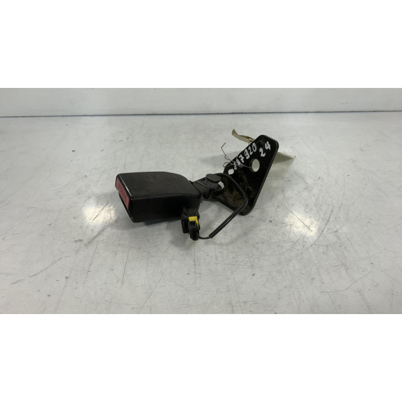 Attache ceinture arriere centrale PEUGEOT 207 Photo n°1