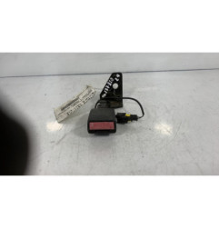 Attache ceinture arriere centrale PEUGEOT 207
