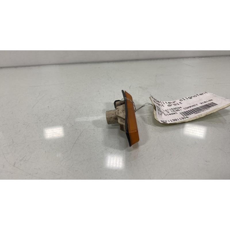 Repetiteur clignotant avant droit  (Feux) BMW SERIE 3 E36 Photo n°2