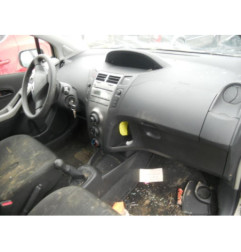 Leve vitre electrique avant gauche TOYOTA YARIS 2