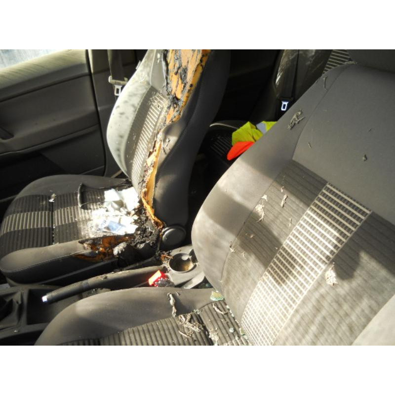 Bouton de warning VOLKSWAGEN POLO 4 Photo n°9