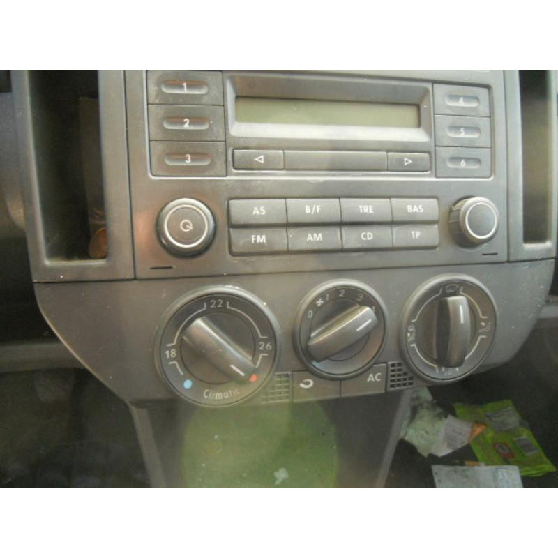 Bouton de warning VOLKSWAGEN POLO 4 Photo n°10