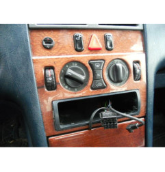 Bouton de warning MERCEDES CLASSE E 210