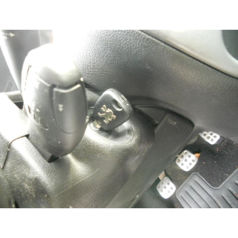 Bouton de warning PEUGEOT 206 Photo n°11