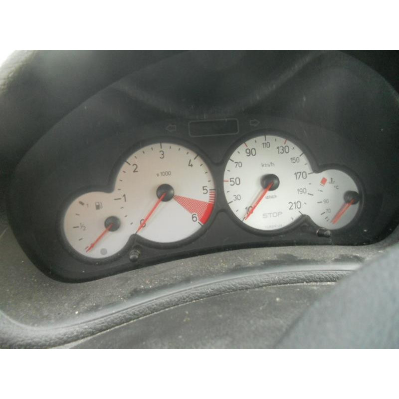 Bouton de warning PEUGEOT 206 Photo n°12