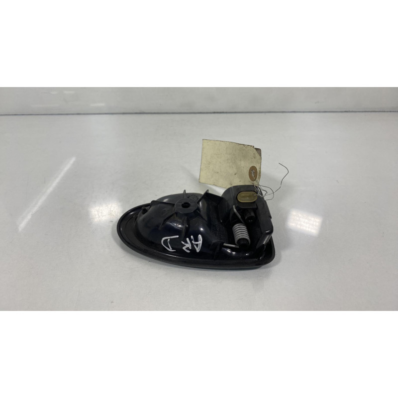 Poignee interieur arriere droit RENAULT CLIO 2 CAMPUS Photo n°2