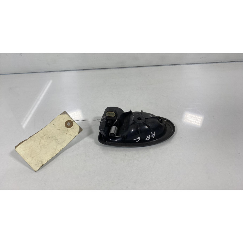 Poignee interieur arriere gauche RENAULT CLIO 2 CAMPUS Photo n°2