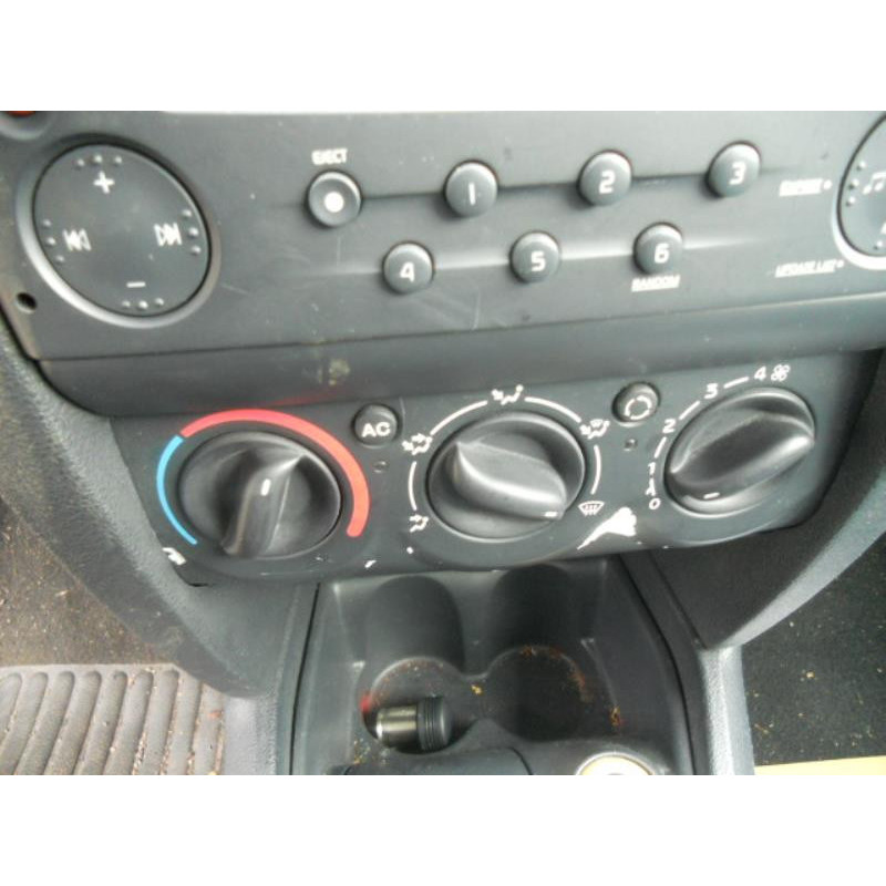 Poignee interieur arriere gauche RENAULT CLIO 2 CAMPUS Photo n°11
