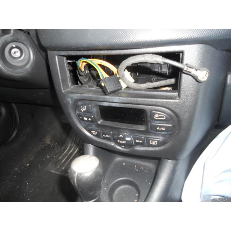 Bouton de warning PEUGEOT 206+ Photo n°13