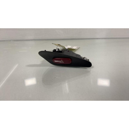 Bouton de warning PEUGEOT 406 Photo n°1