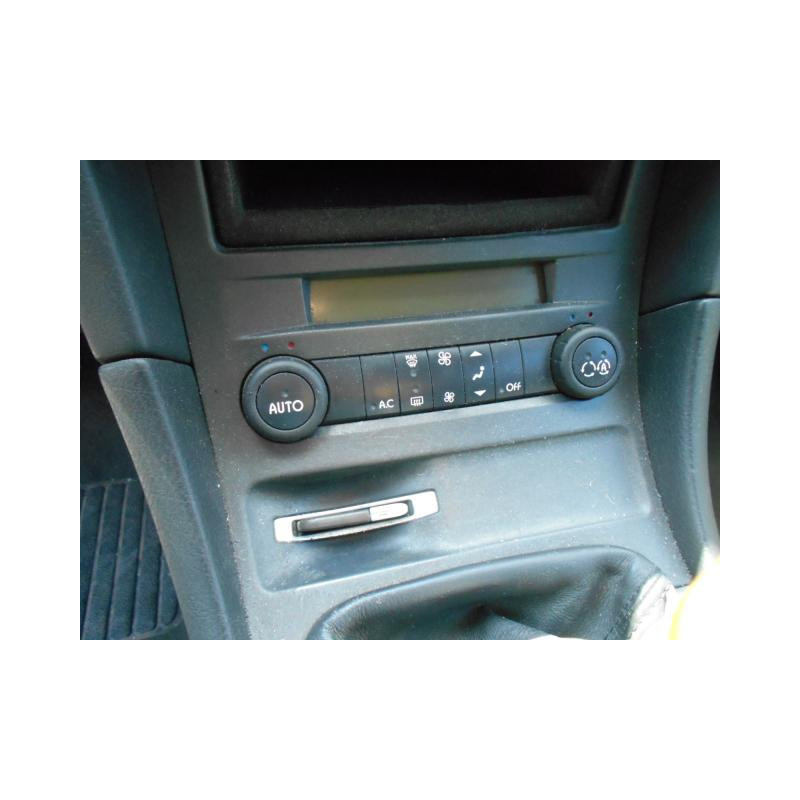 Poignee porte avant droit RENAULT VEL SATIS Photo n°10