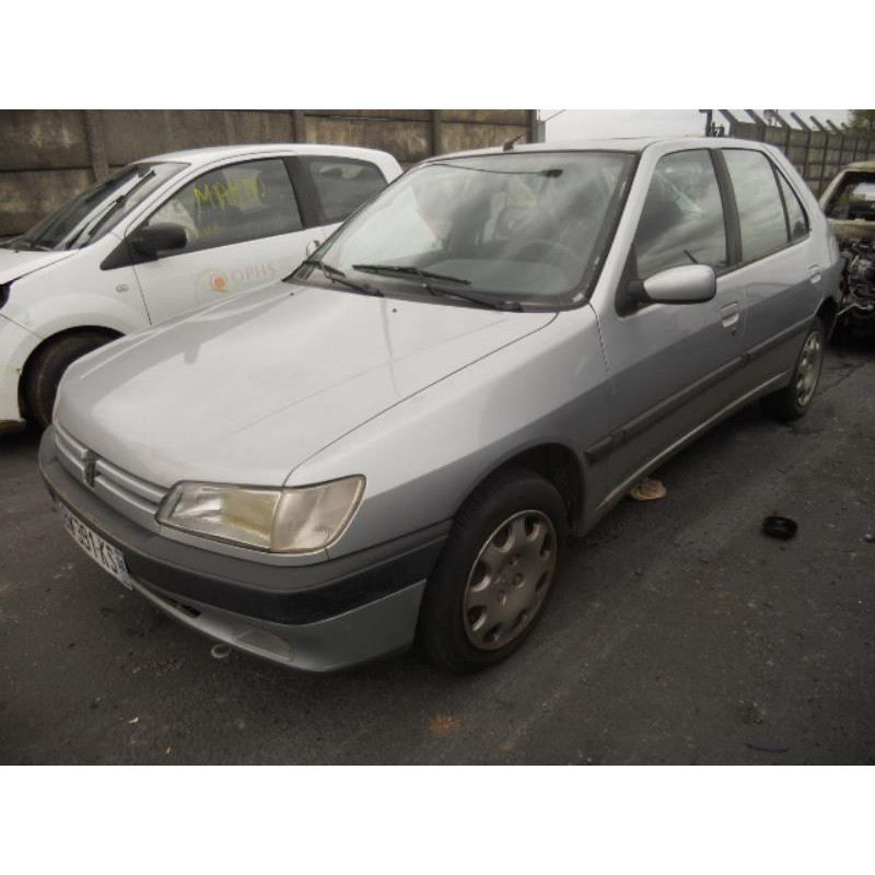Calandre PEUGEOT 306 Photo n°2