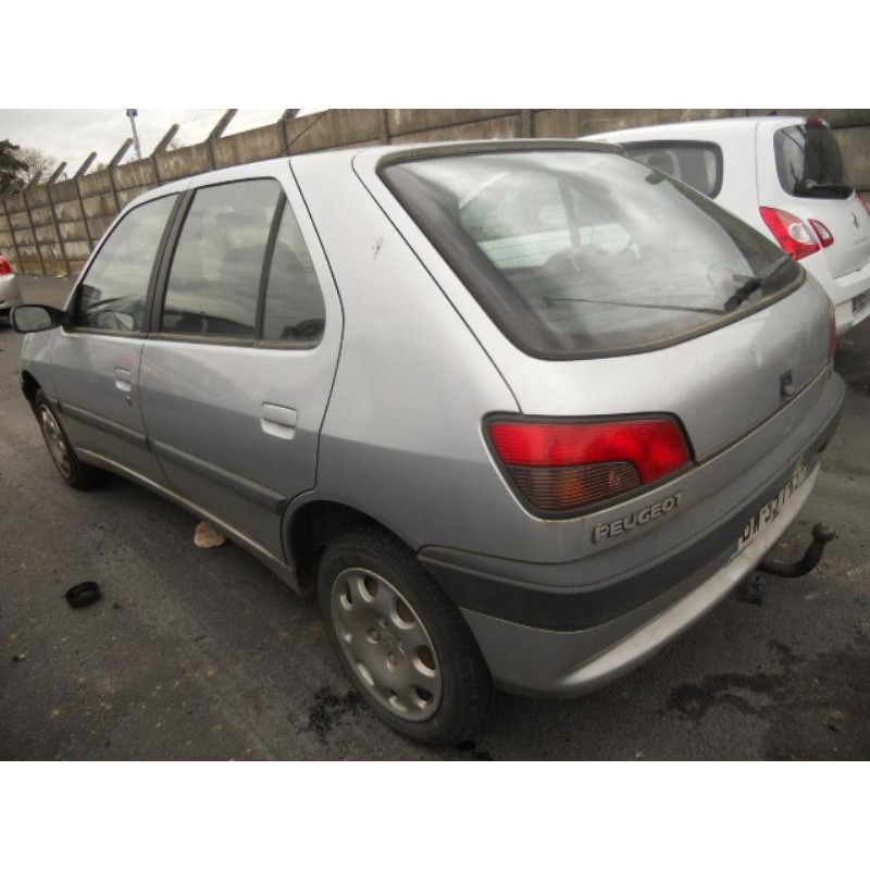 Calandre PEUGEOT 306 Photo n°5