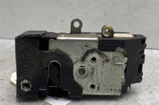Serrure avant droit FORD FIESTA 5 Photo n°1