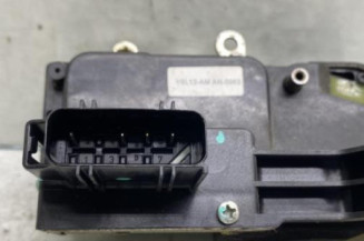 Serrure avant droit FORD FIESTA 5