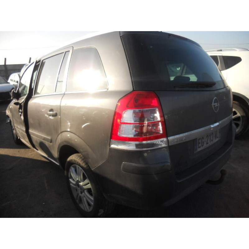 Eclairage de plaque OPEL ZAFIRA B Photo n°8