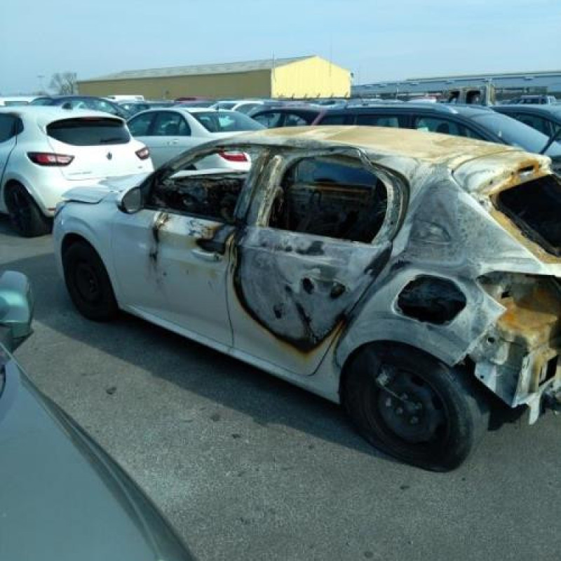 Bloc ABS (freins anti-blocage) PEUGEOT 208 2 Photo n°8
