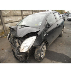 Vitre avant droit TOYOTA YARIS 2 Photo n°1