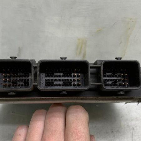 Calculateur moteur RENAULT SCENIC 2